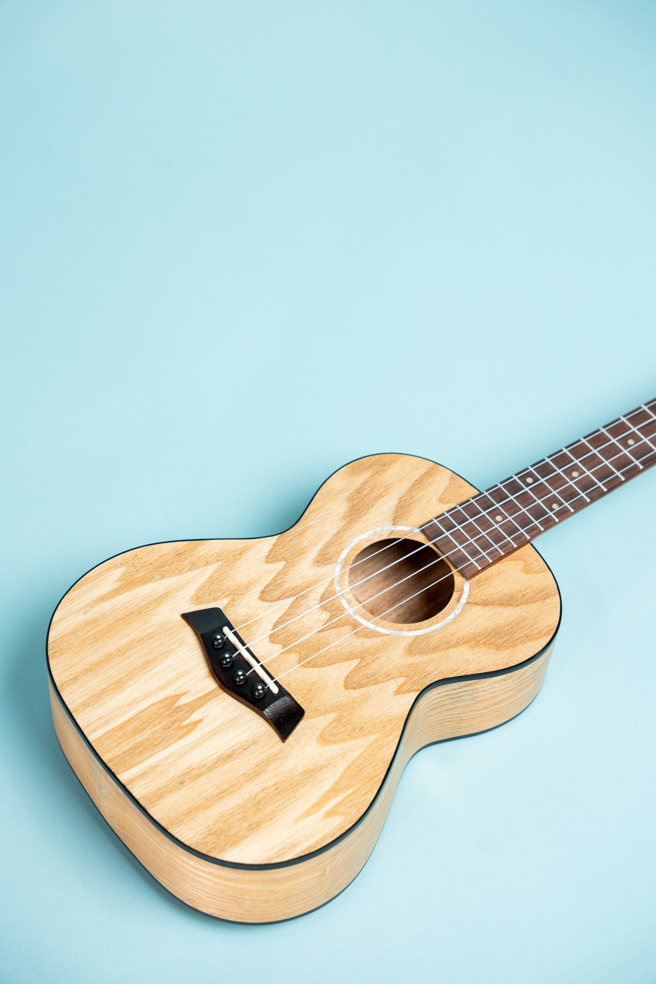 Alder Tenor Ukulele Ukulele STONEstylee